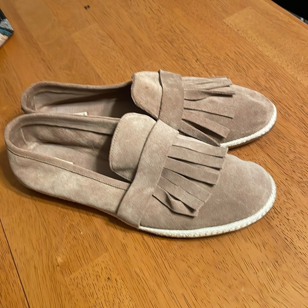 Ellen Degeneres slip on loafers with fringe on toes